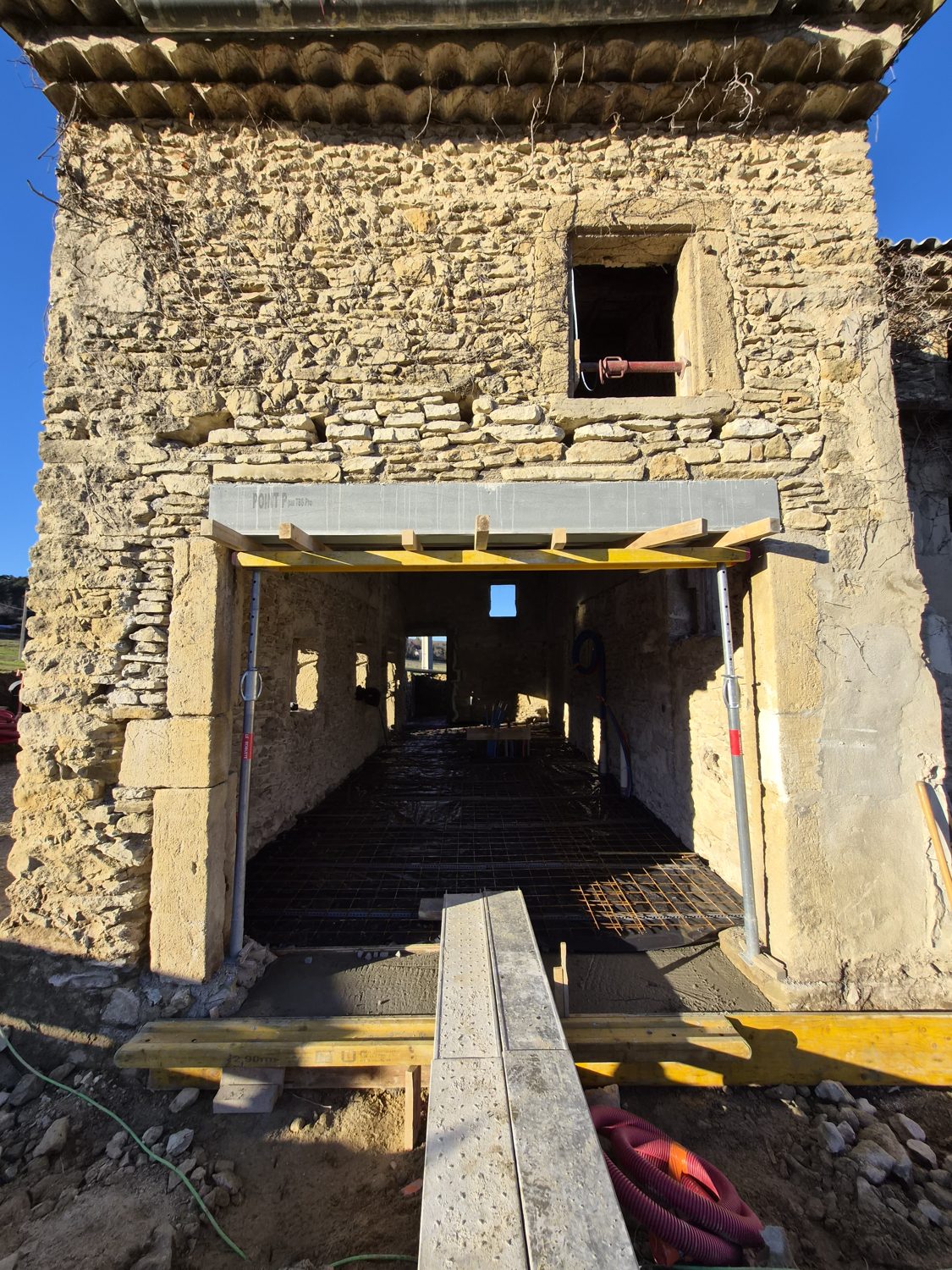 Coffrage de l'arche en pierre